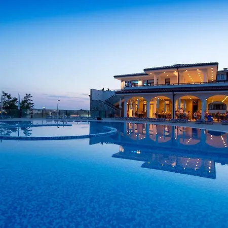 Nevis Resort & Aqua Park-2